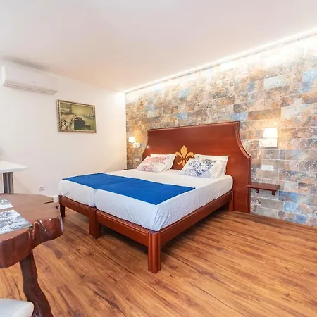 Studio With Shared Pool Enclosed Garden And Wifi At Canico 1 Km Away From The Beach *