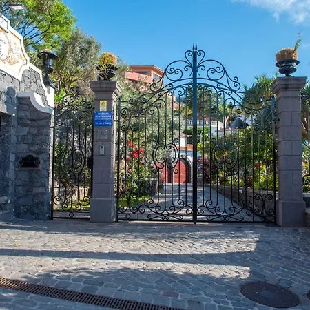 Studio With Shared Pool Enclosed Garden And Wifi At Canico 1 Km Away From The Beach *
